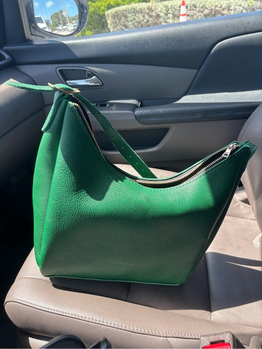 Portland Leather Medium Aspen in Bacalar Premium Line EUC Leather Shoulder Bag - Picture 5 of 14